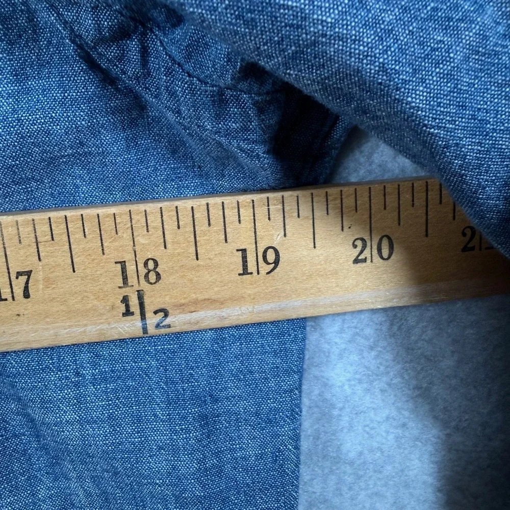 Banana Republic Mens Medium Soft Wash Slim Fit Blue Chambray Button Down Shirt